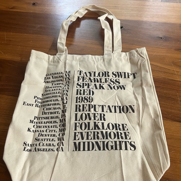 COMPLETE Taylor Swift Eras Tour VIP Denver - Picture 6 of 12